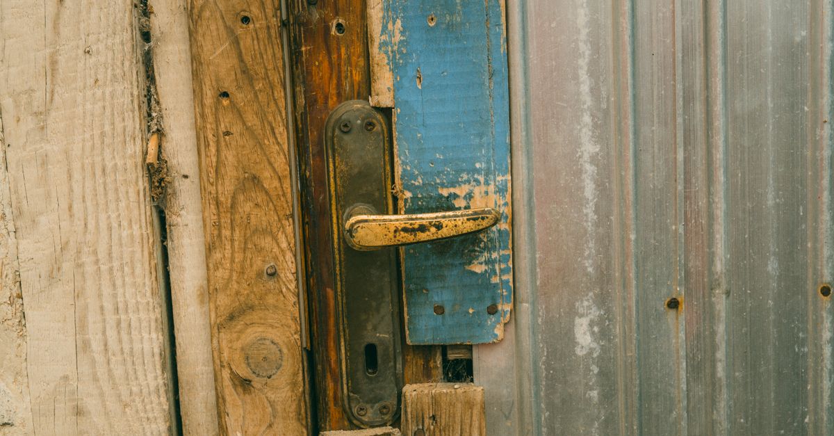 front door lock key — Rockville Centre Locksmith