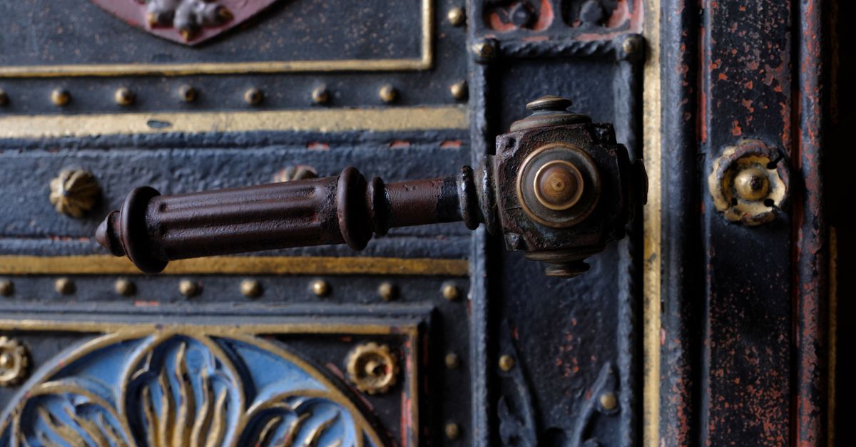 front door lock key — Rockville Centre Locksmith